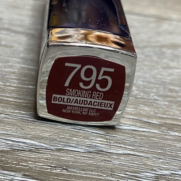 Maybelline Color Sensational The Loaded Bolds Lipstick 795 Smoking Red - Picture 1 of 3
